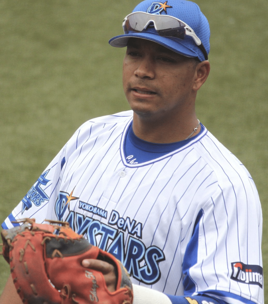 López at first base during a 2016 game at Yokohama Stadium. López has been a star for the BayStars on both offense and defense, and in 2017 was named Best Nine and CLCS MVP. Photo taken from Wikimedia Commons